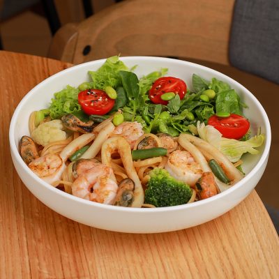 Салат паста з морепродуктами